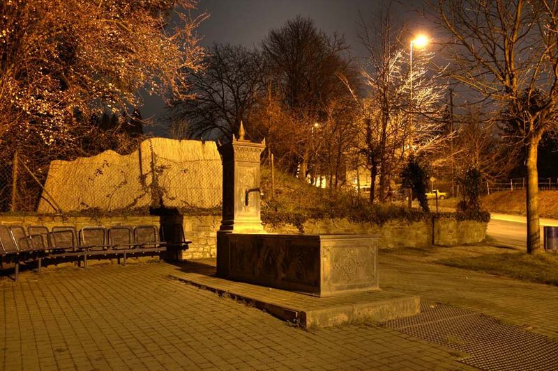 Am Brunnen vor dem Tore...