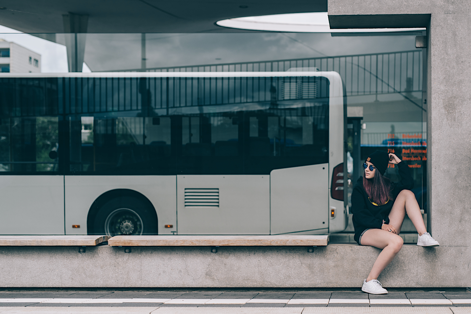 Am Busbahnhof