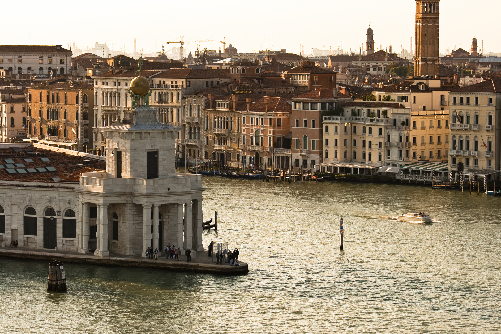 Am Canale Grande.