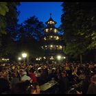 Am chinesischen Turm im englischen Garten bei Nacht