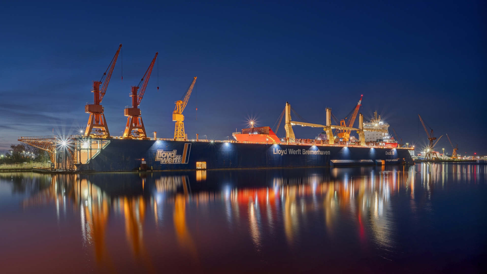 Am Dock III der Lloyd-Werft