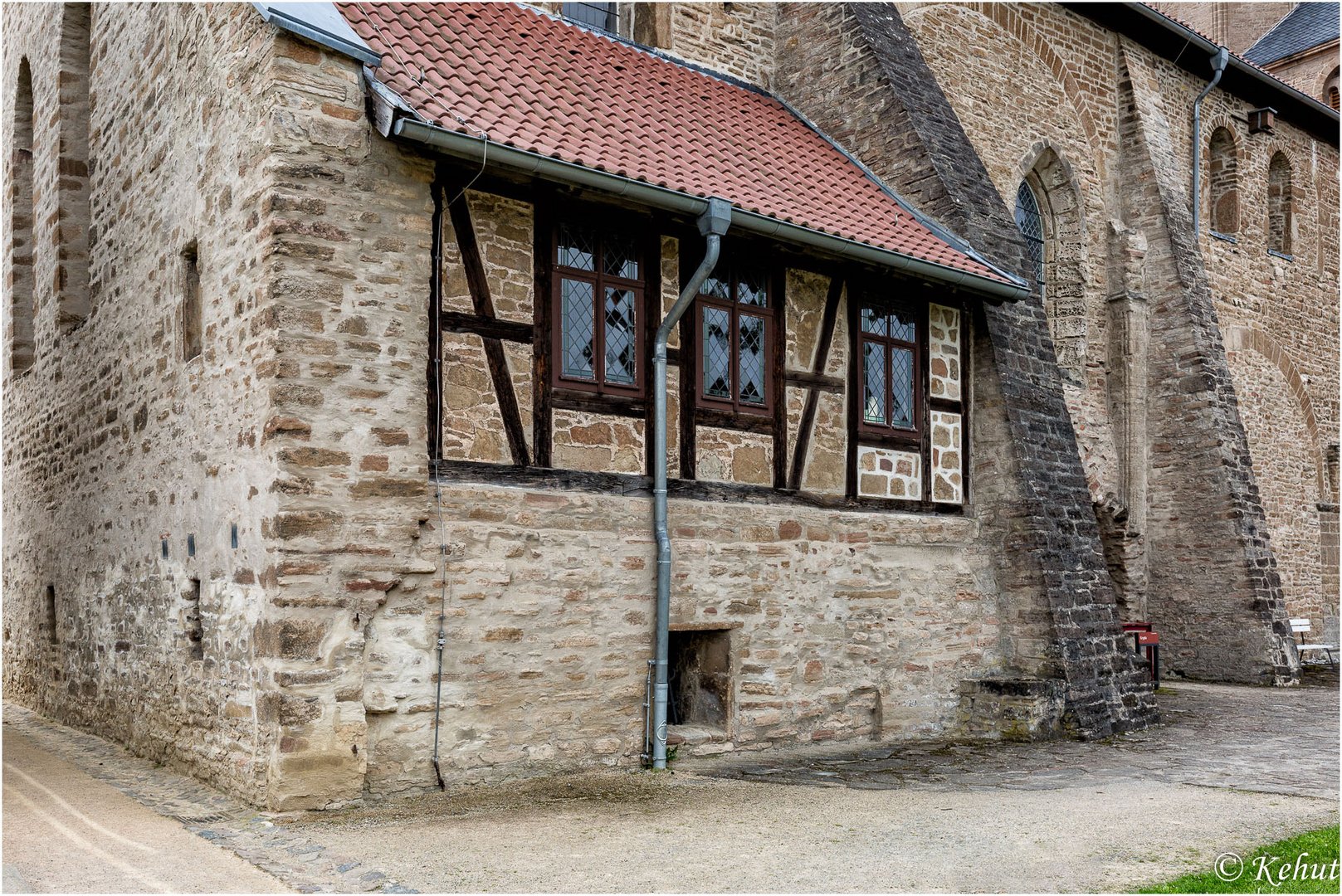 Am Durchgang an der Klosterkirche St. Vitus Kloster Drübeck