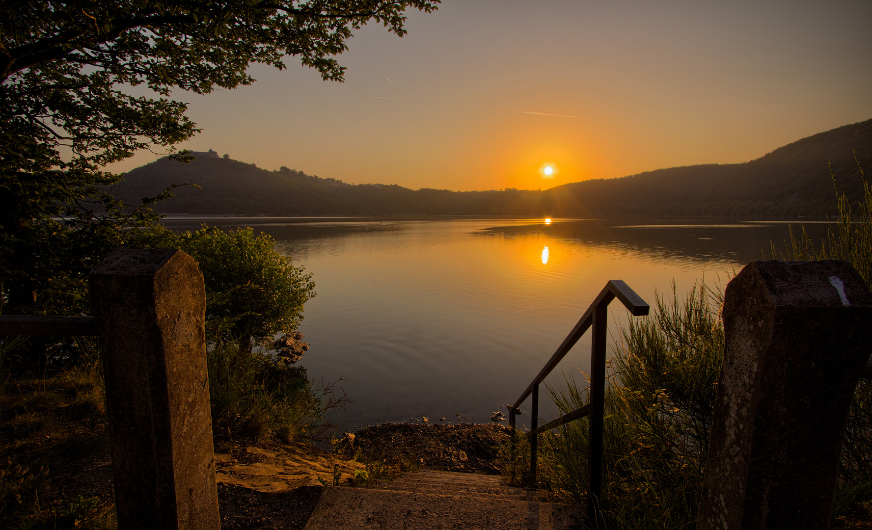 Am Edersee früh morgens...