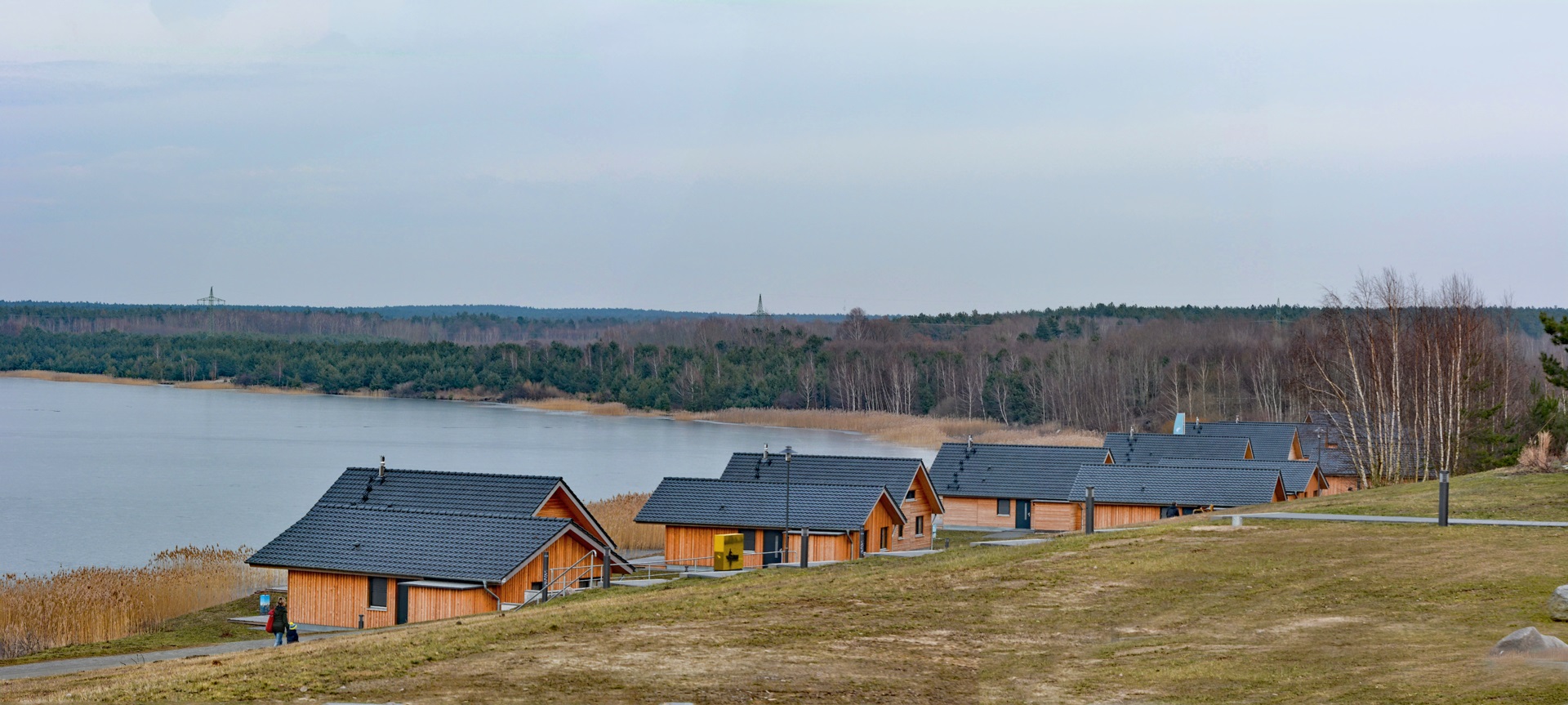 Am ehemaligen  Tagebaurestloch