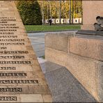 am Ehrenmal in der Schönholzer Heide 2