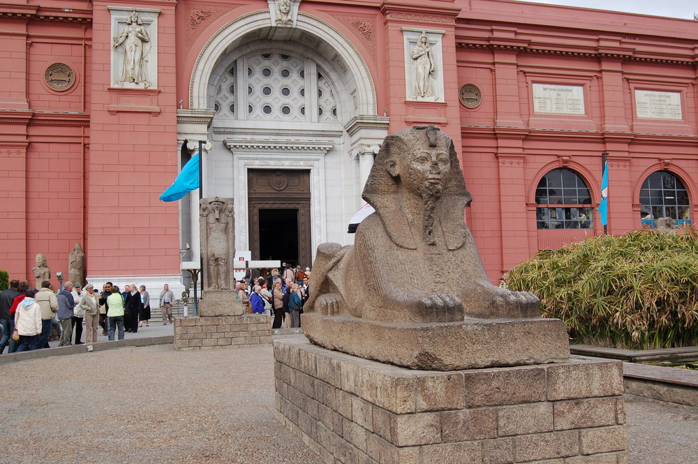 Am Eingang zum Ägyptischen Museum