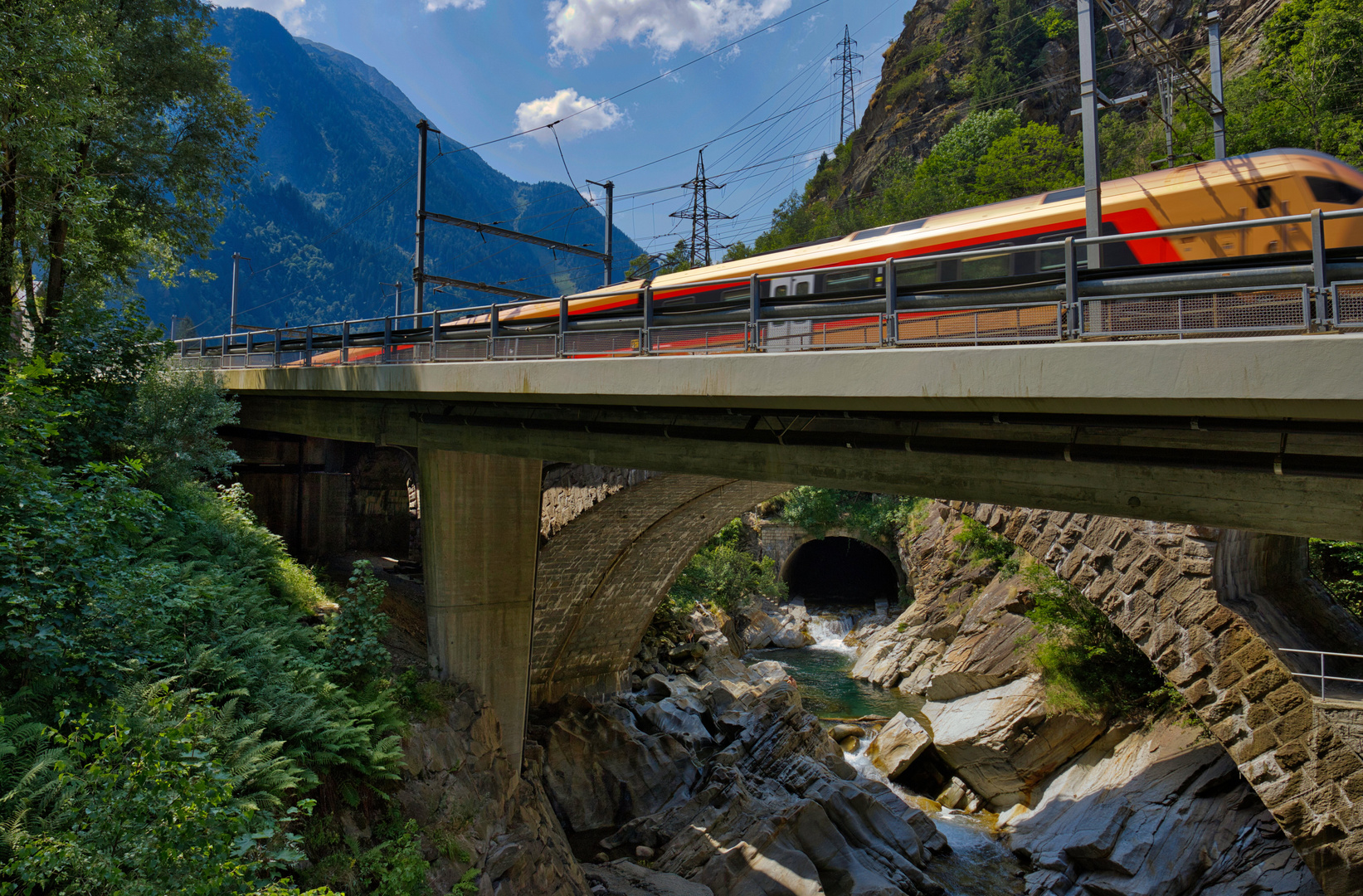 Am Eingang zur Piottino Schlucht