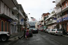 Am Ende der Staße parkt Mein Schiff (Point-À-Pitre, Guadeloupe)