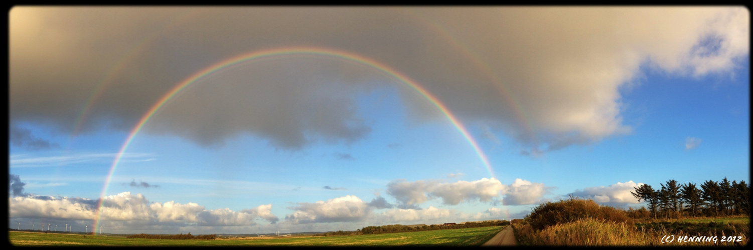Am Ende des Regenbogens..... Foto & Bild regenbögen, wetter, natur Bilder auf