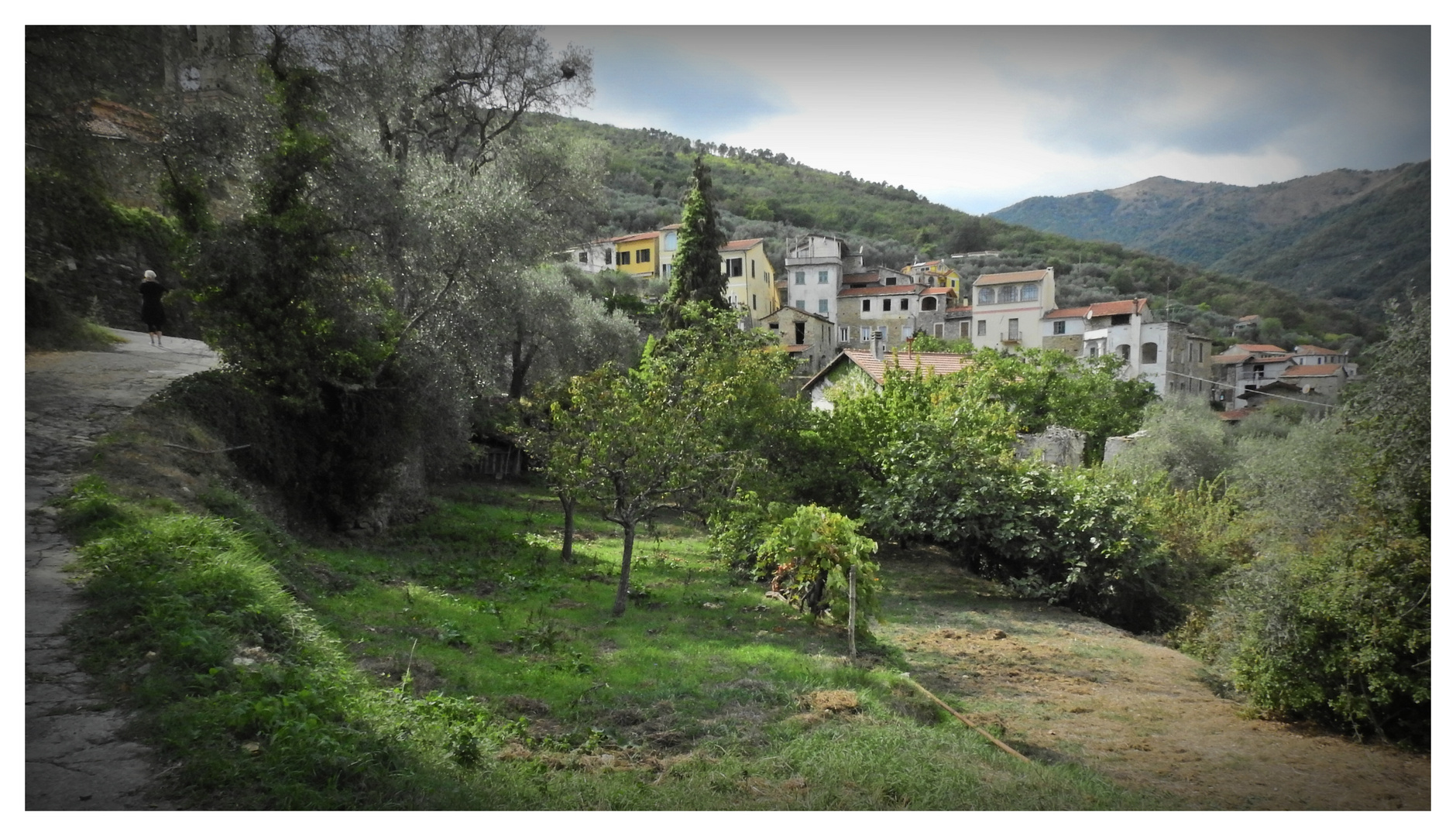 AM ENDE DES TALES STEHT EIN LIGURISCHES BERGDORF