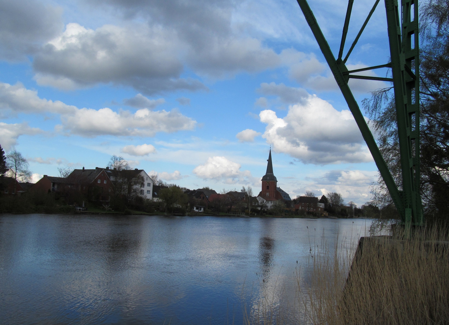 am Fähranleger in Hemmoor ...