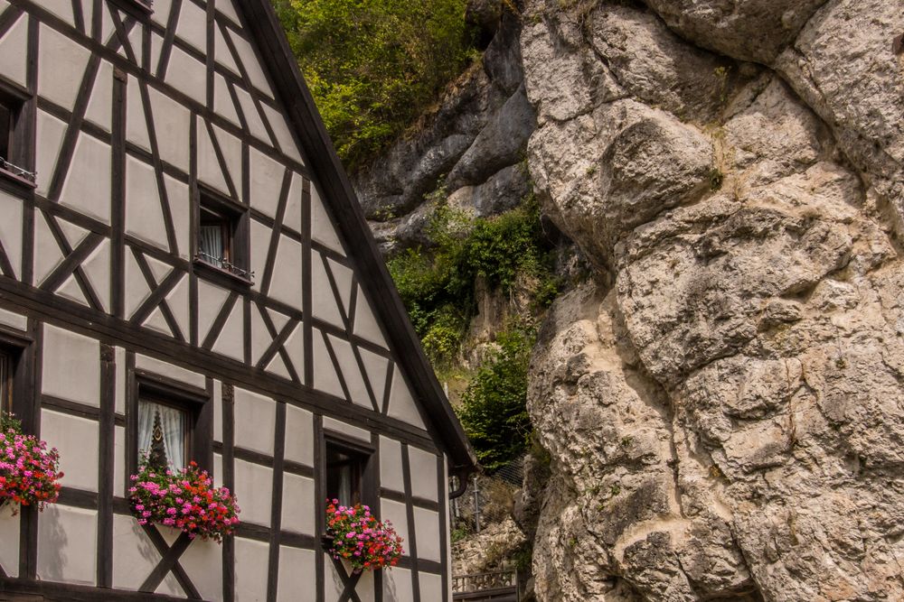 am Fels gebaut - Pottenstein/fränkische Schweiz