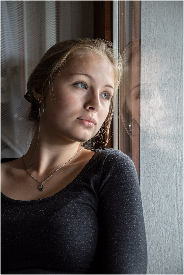 Am Fenster Foto &amp; Bild erwachsene, portrait, portrait