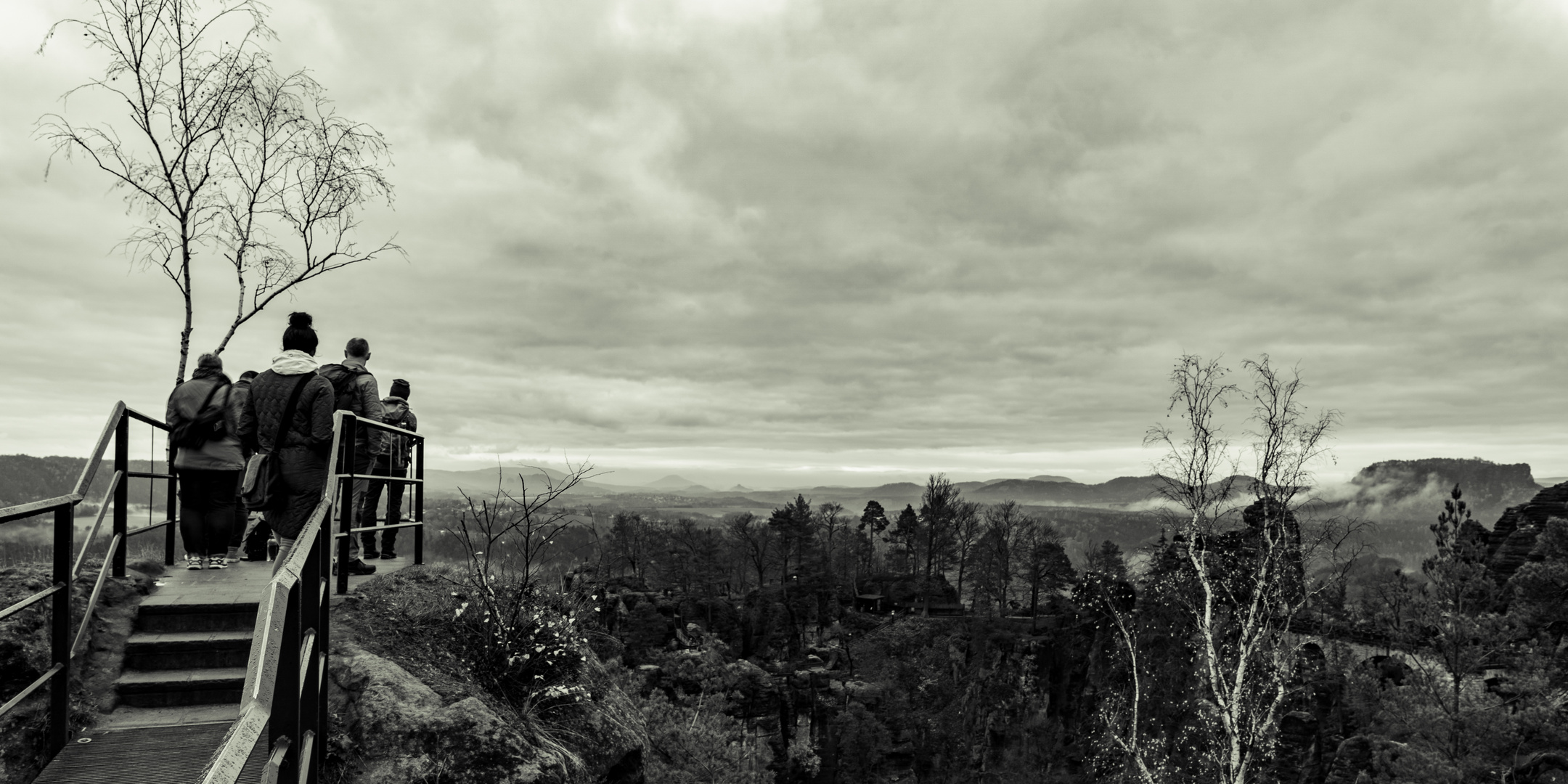 Am Ferdinandstein mit Basteiblick