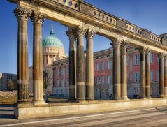 Am Filmuseum in Potsdam - Nikolaikirche. -