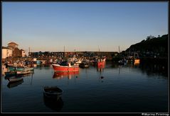Am Fischerhafen von Mevagissey kehrt Ruhe ein - Cornwall England