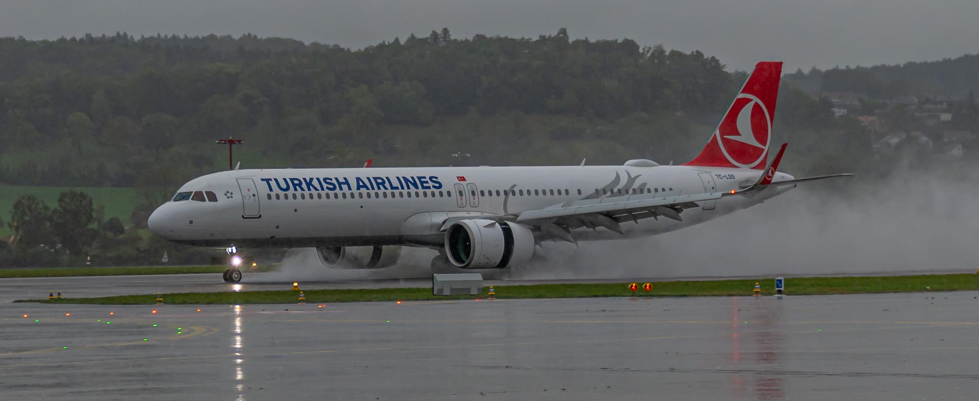 Am Flughafen Zürich bei Regenwetter