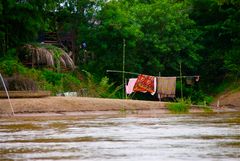 am fluss, südlaos 2010