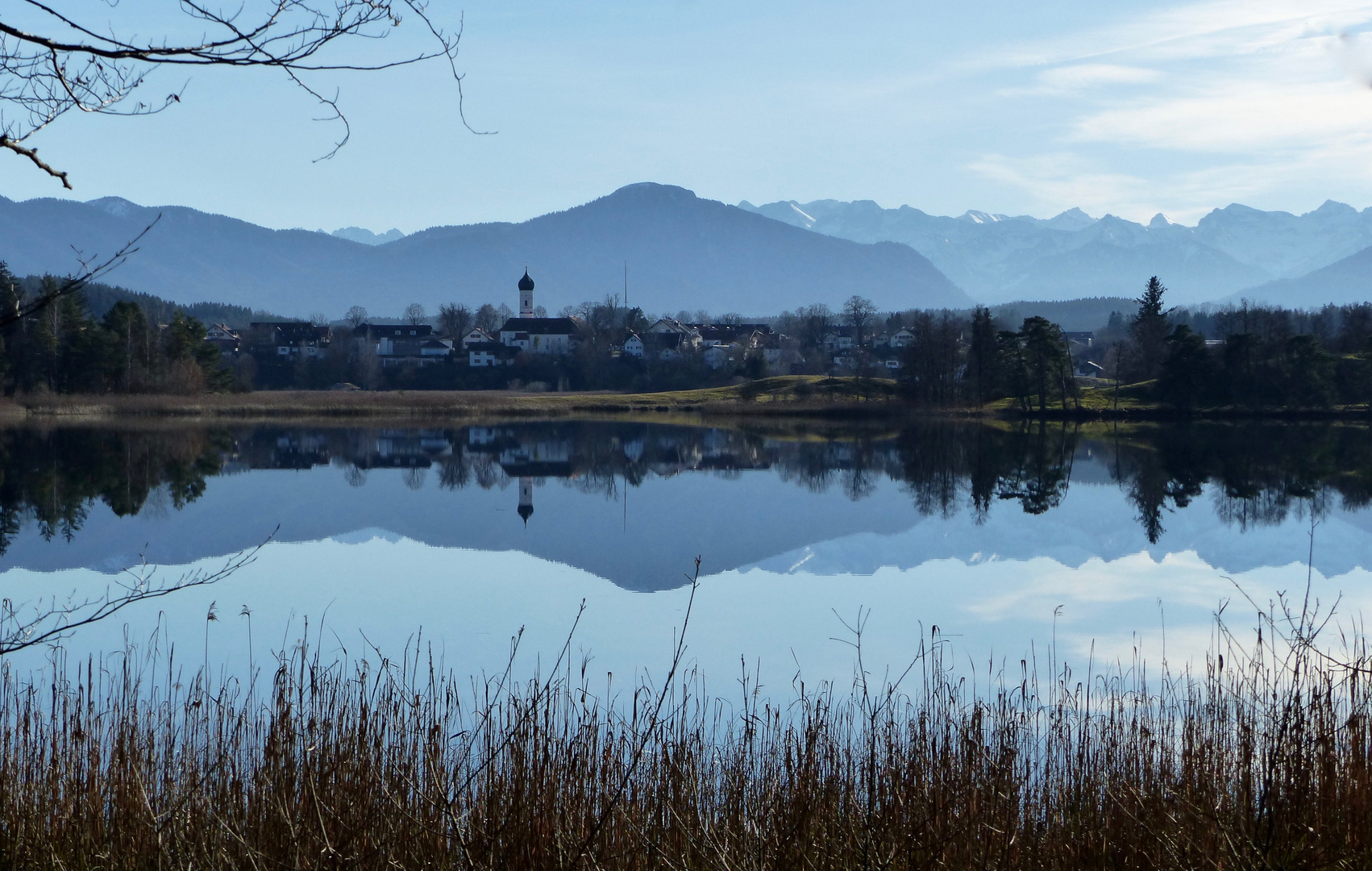 Am Fohnsee - Blick auf Iffeldorf