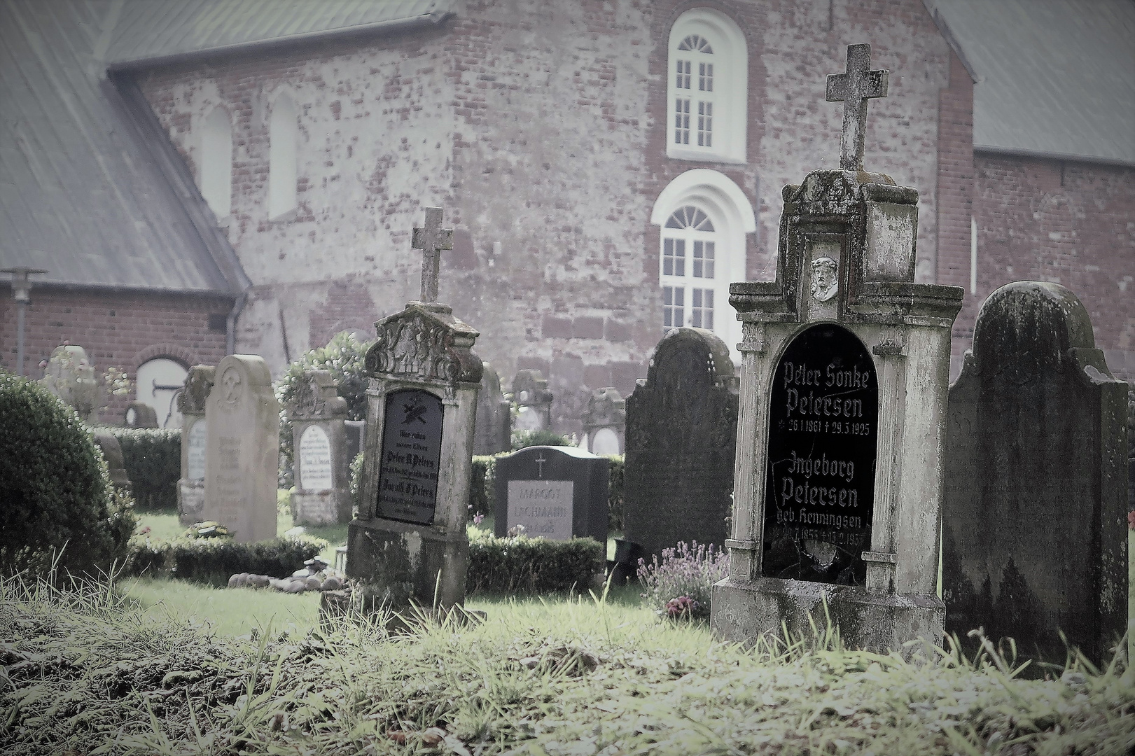 Am Friedhof von St. Laurentii