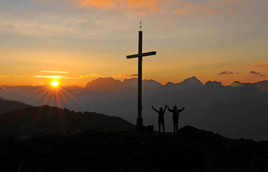 Am frühen Morgen beim Gipfelkreuz.......