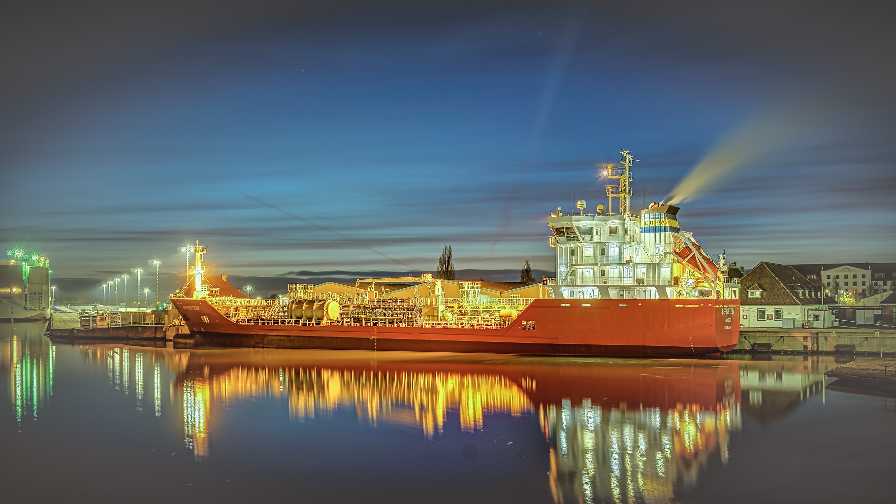 am frühen Morgen im Kaiserhafen