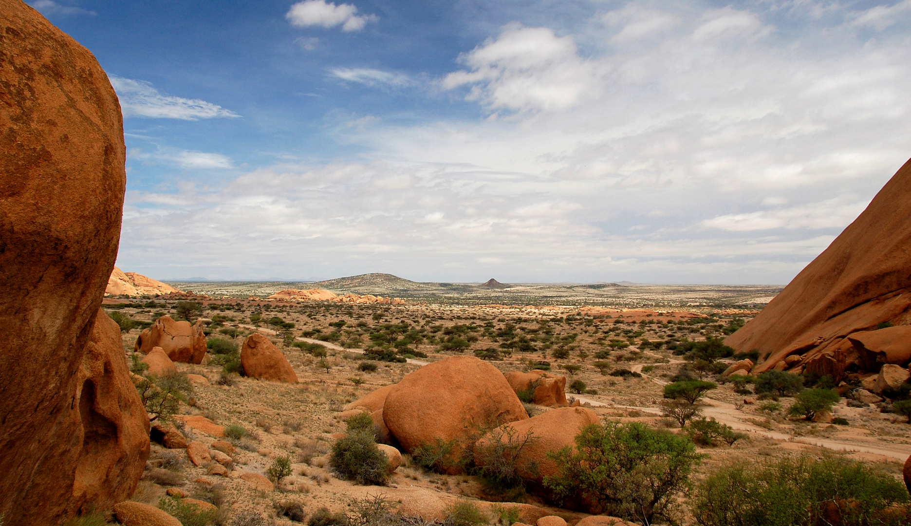 Am Fuß der Spitzkoppe