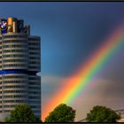 am Fuss des Regenbogens steht BMW