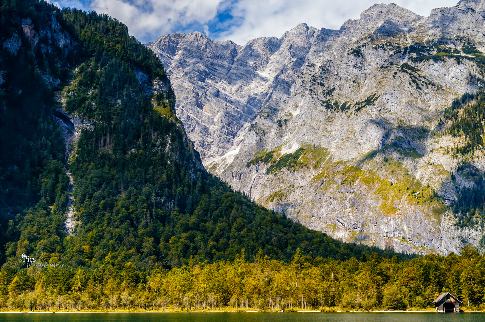 Am Fuße des Berges - Bayern559