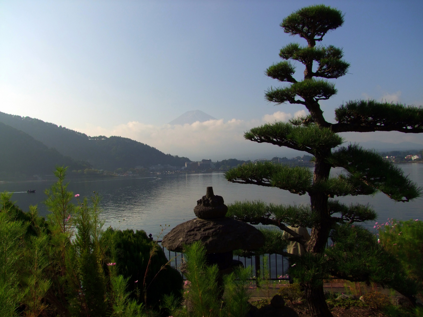 Am Fuße des Fuji