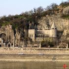 Am Fusse des Gellert-Berges  in Budapest.