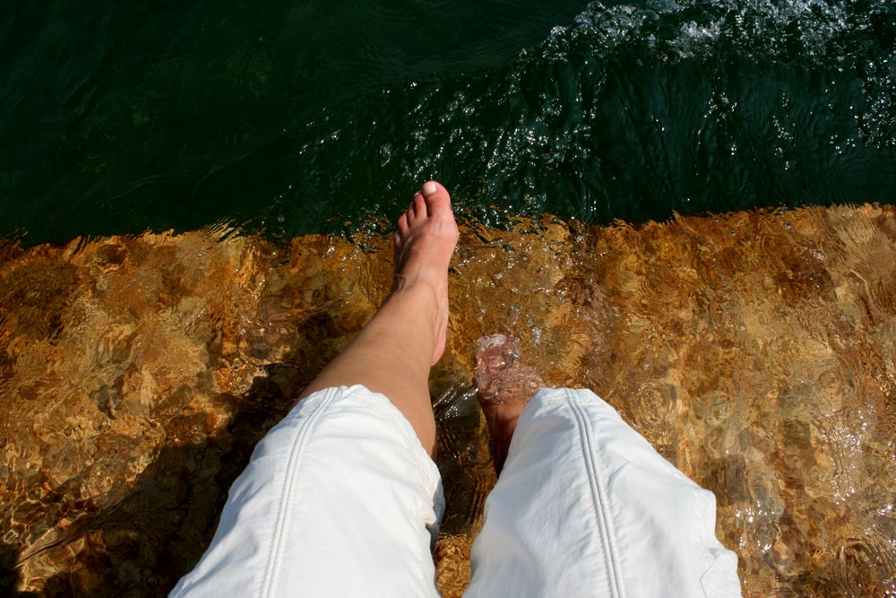 am Gardasee... taten mir die Füße weh! Die Abkühlung im kühlen Nass... was für ein Spaß!