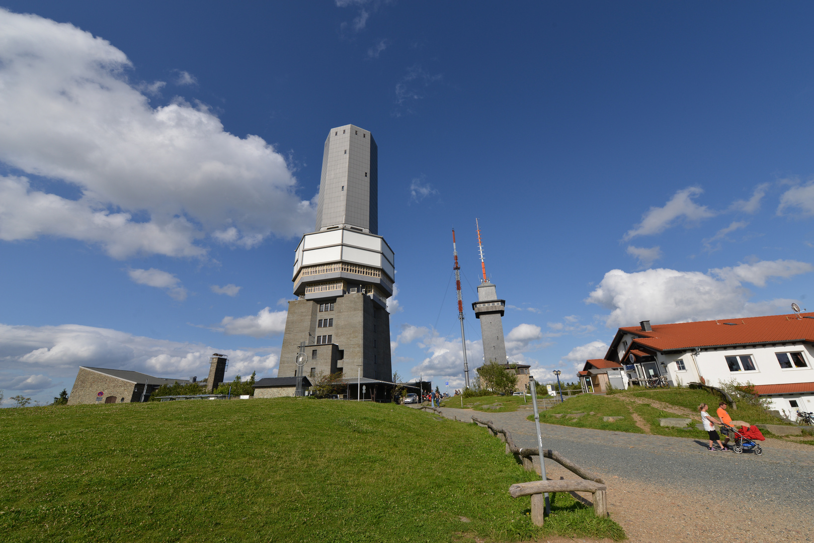 am Gipfelkreuz des großen Feldbergs