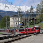 Am Gleis 2 in Filisur fährt nun der Bernina- Express ein