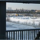 Am Gleisdreieck - Licht und Schatten 1, Sandhaufen unter Schneedecke