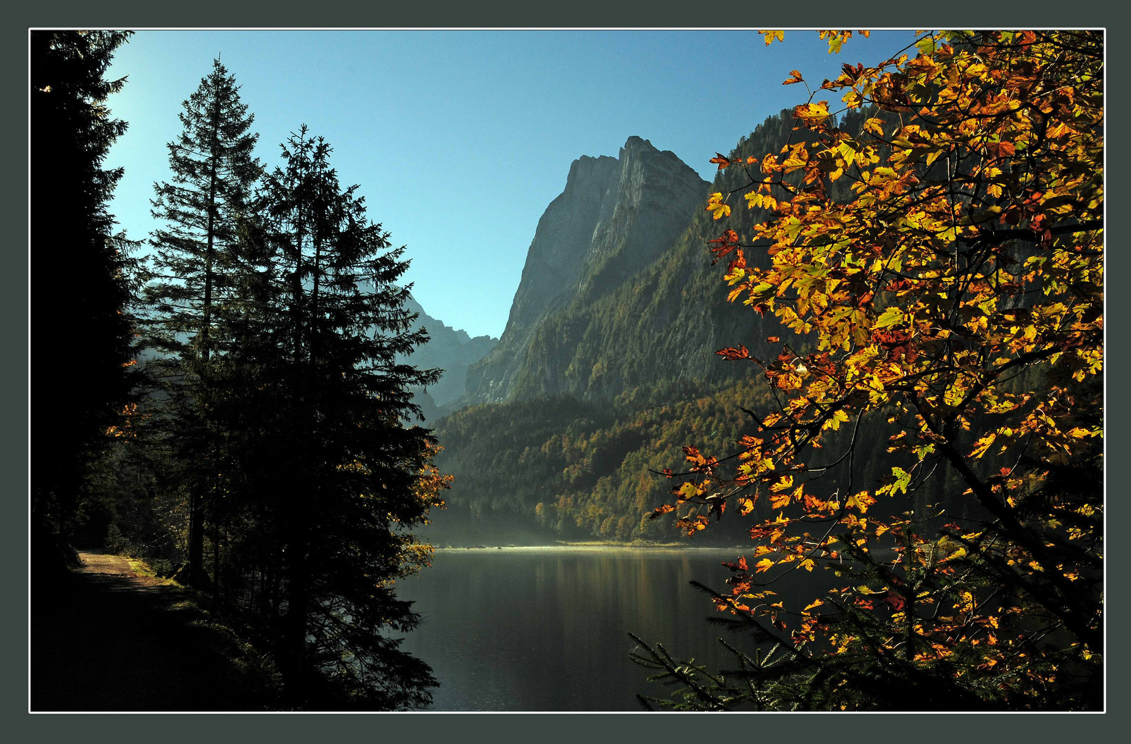 Am Gosausee - Durchblick zur Kopfwand