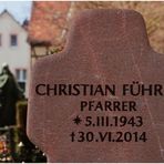 Am Grab von Christian Führer