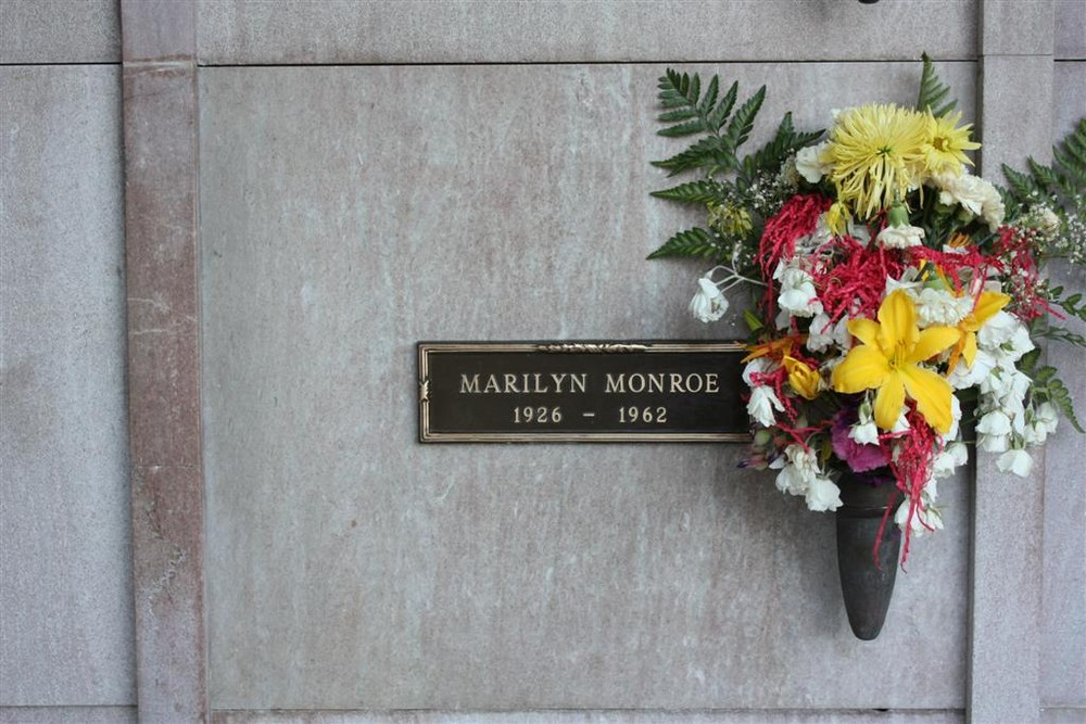Am Grab von Marilyn Monroe