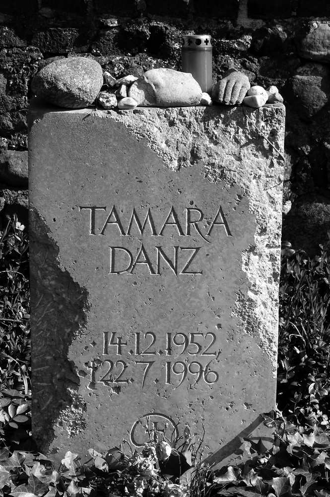 Am Grab von Tamara Danz Foto & Bild | trauer, trauer um ...