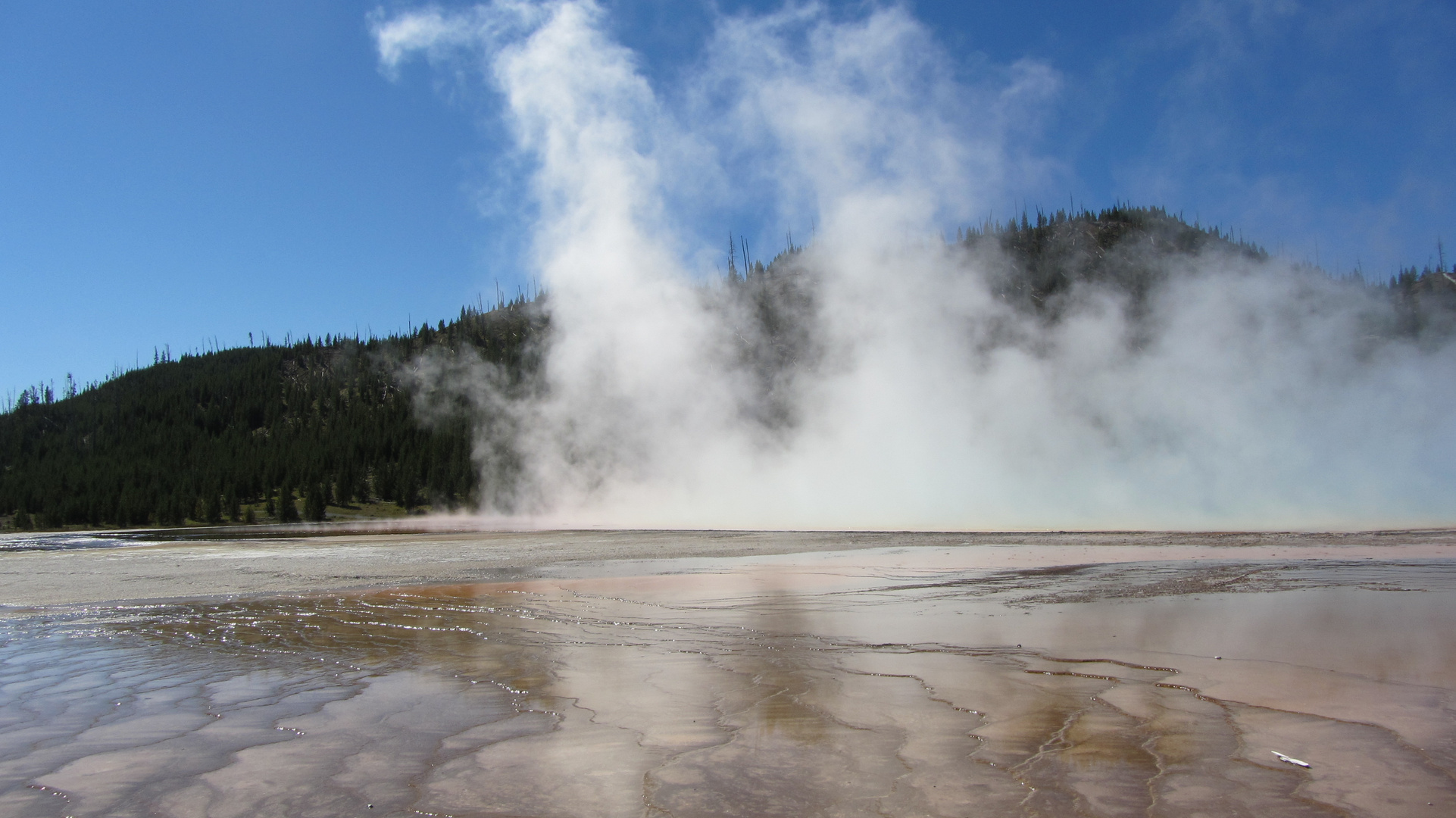 Am Grand Prismatic Spring