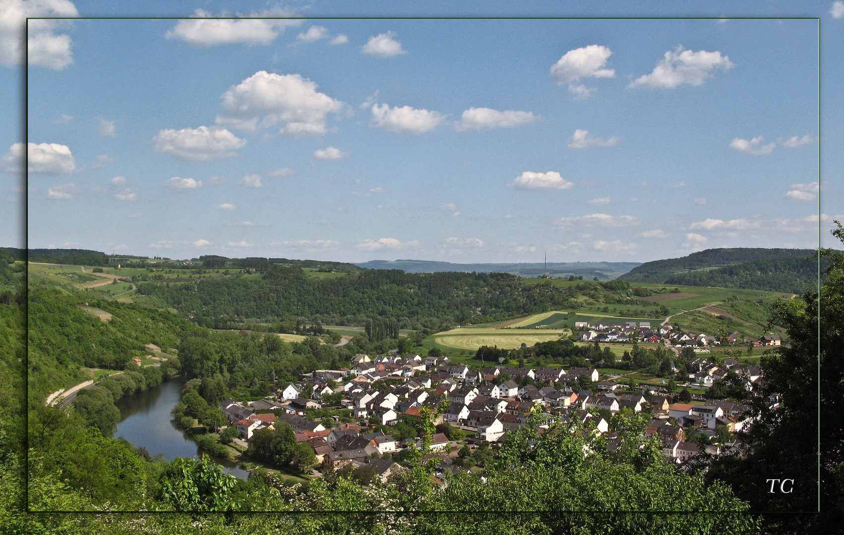 AM GRENZÜBERGANG