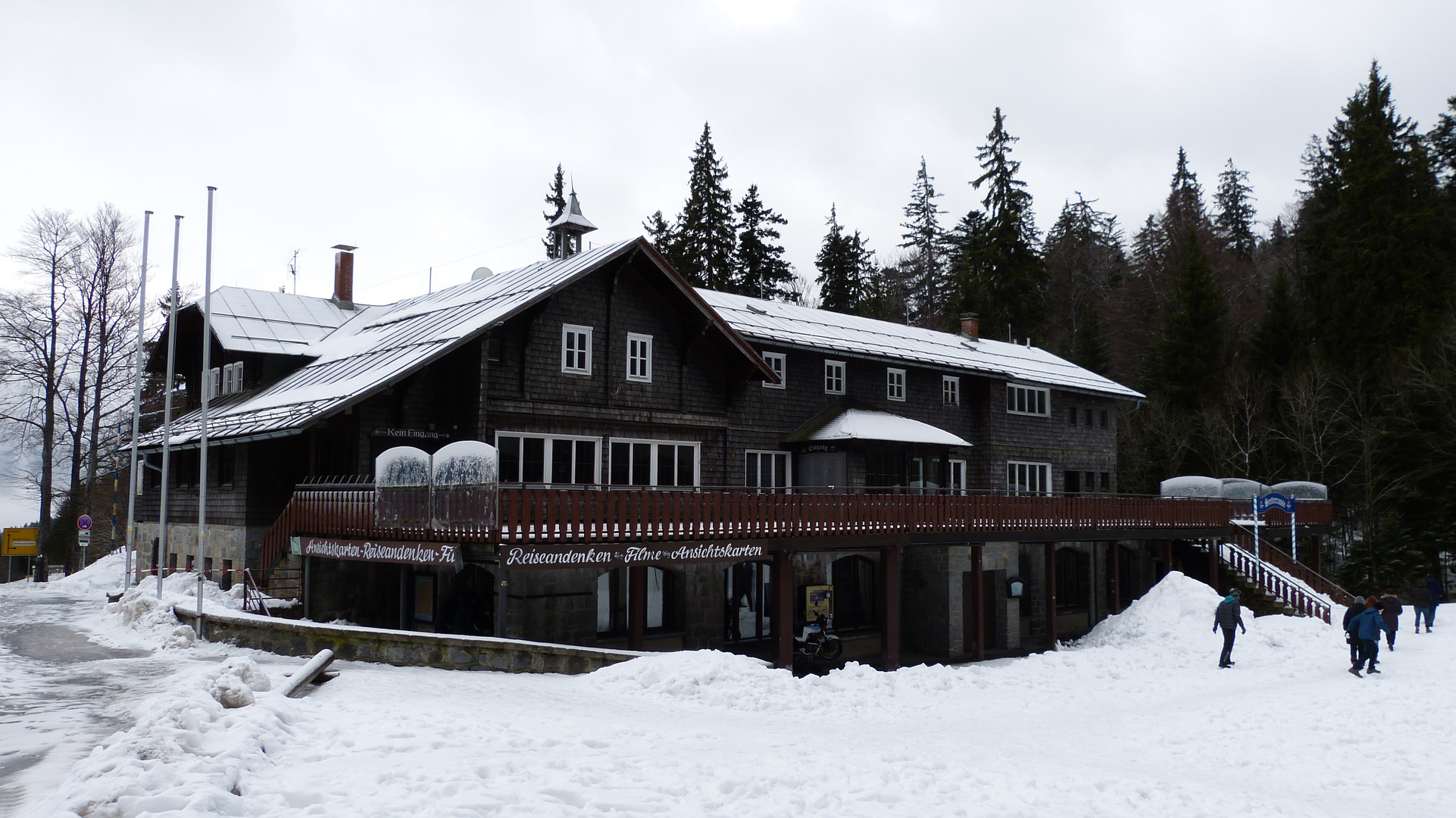 am Großen Arbersee im Bayerischen Wald liegt Schnee