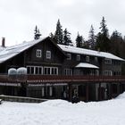 am Großen Arbersee im Bayerischen Wald liegt Schnee