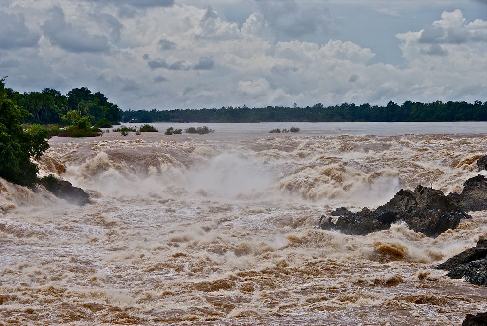 am großen mekongfall, südlaos 2010