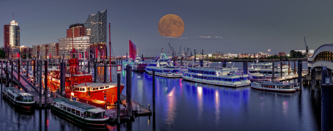 Am Hafen Foto & Bild | architektur, architektur bei nacht, world Bilder
