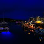 Am Hafen in Bodø bei Nacht
