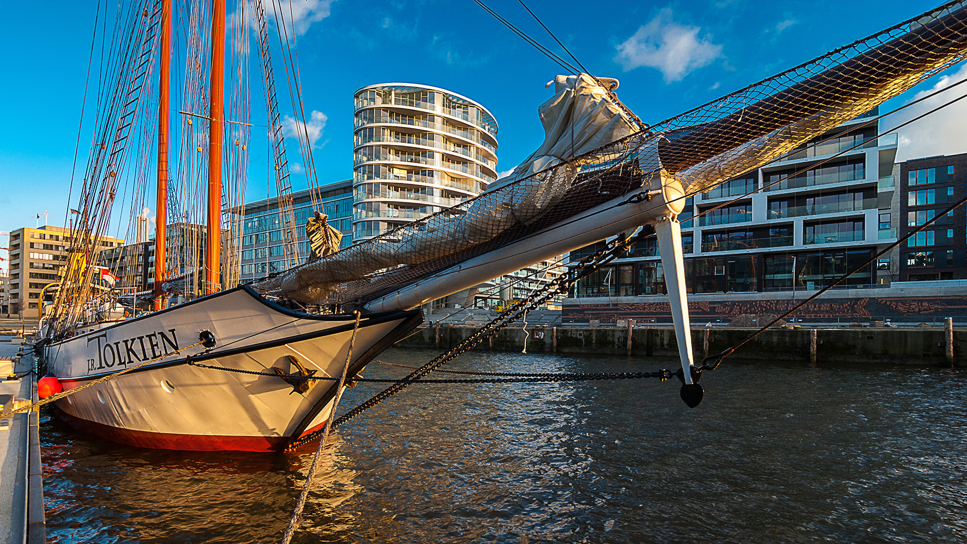 Am Hafen um 17:30 ...