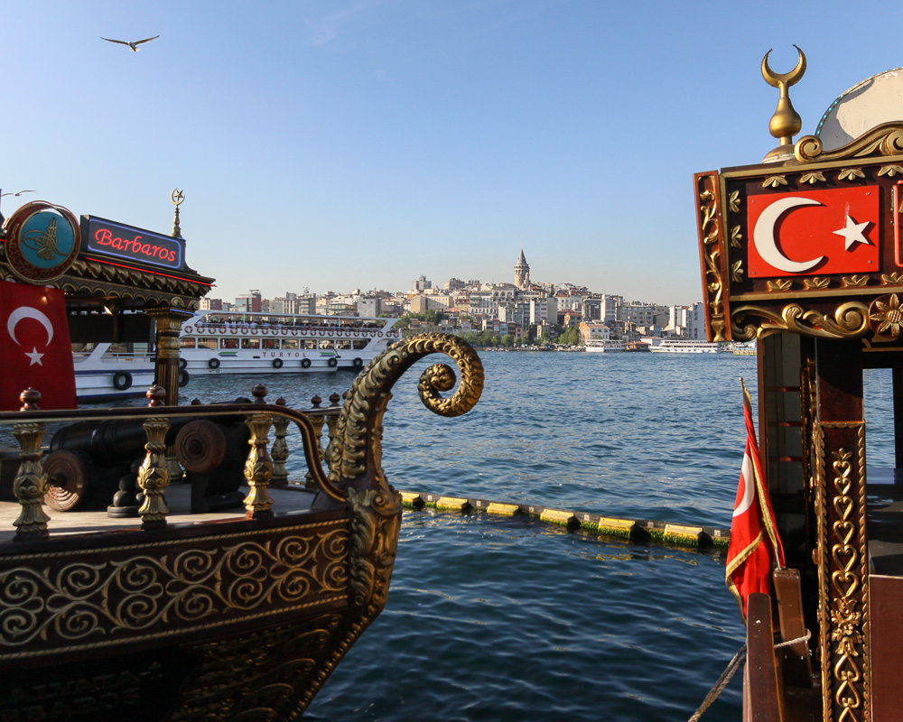 am Hafen von Istanbul