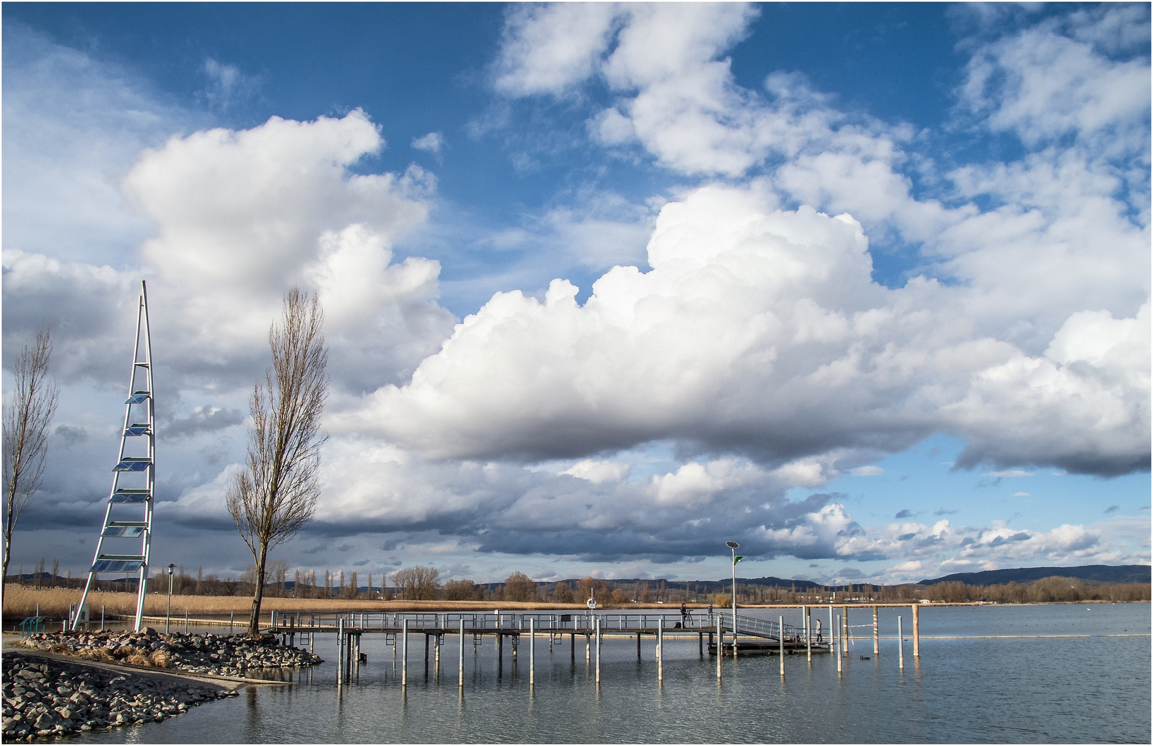 Am Hafen von Moos