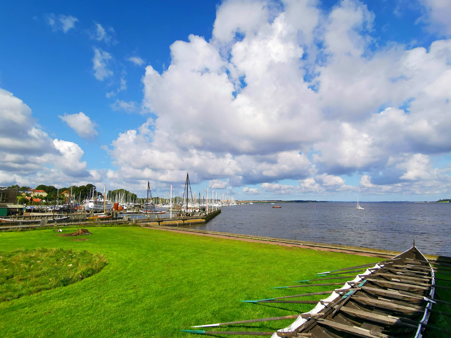 Am Hafen von Roskilde 